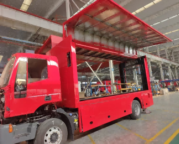Carrosserie de camion sec à envergure extensible à un bouton
