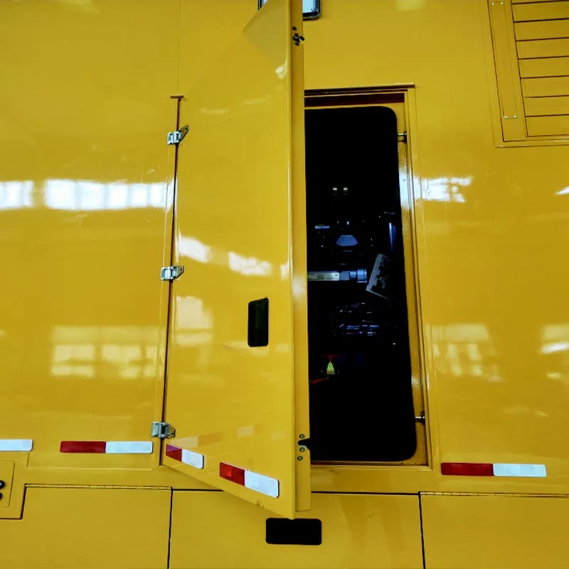 Porte battante pour camion fourgon